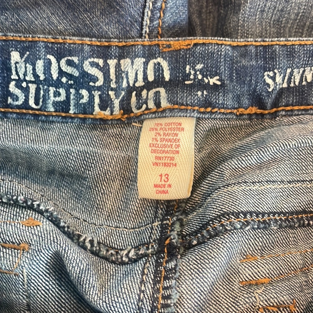Mossimo #1122 - Picture 4 of 4